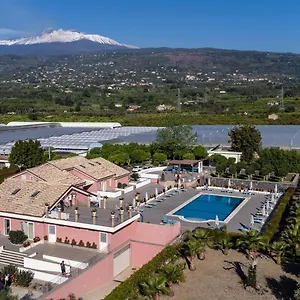 Dipladenia Garden Country Farm stay